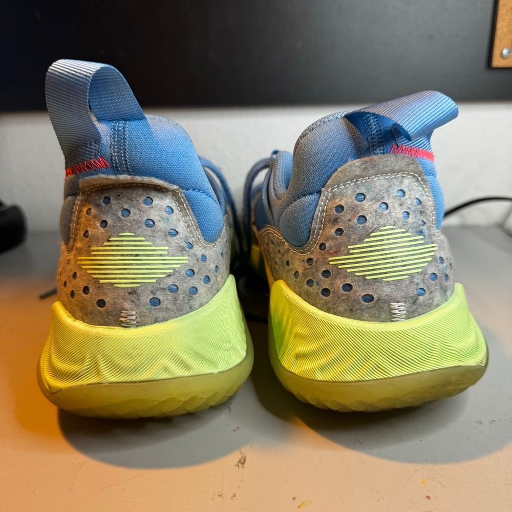 Nike - Picture 4 of 6